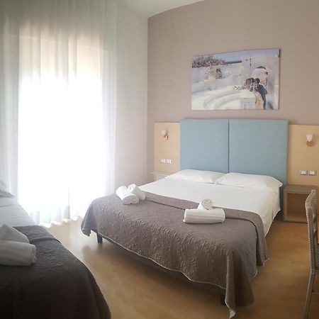 Hotel Stella D'Oro ลิโดดิเยโซโล ภายนอก รูปภาพ