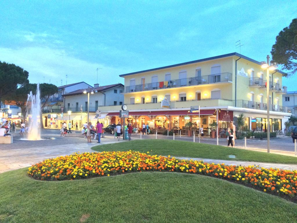 Hotel Stella D'Oro ลิโดดิเยโซโล ภายนอก รูปภาพ