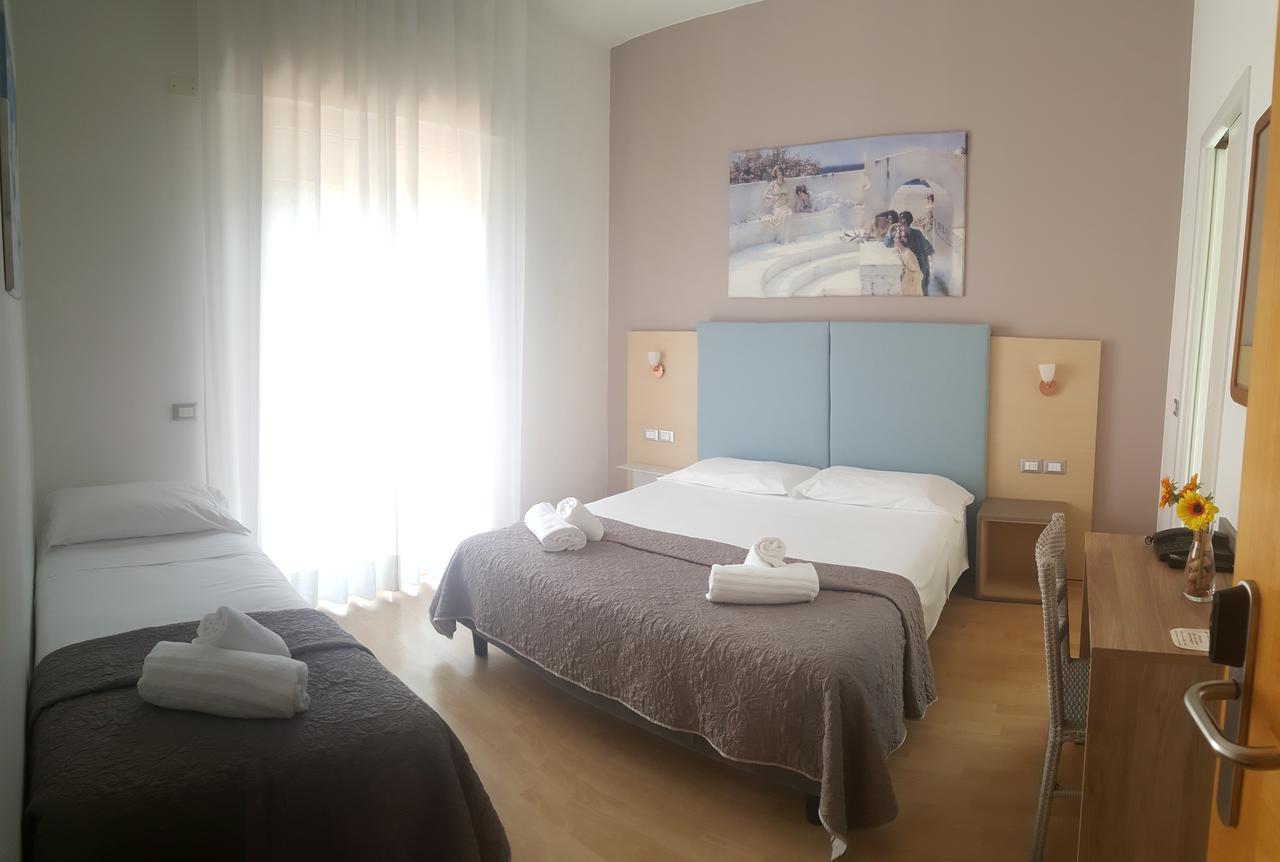 Hotel Stella D'Oro ลิโดดิเยโซโล ภายนอก รูปภาพ